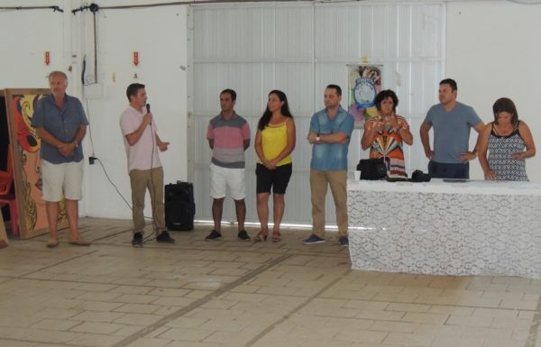 Artesaos expoem os paineis artisticos que enfeitarao o carnaval de Itapoa 2017 55