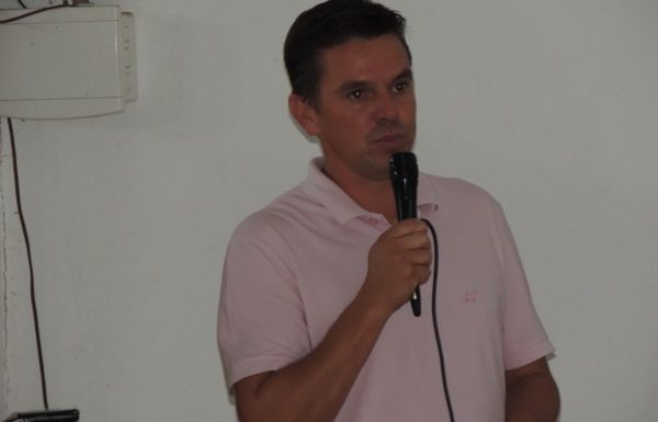 Artesaos expoem os paineis artisticos que enfeitarao o carnaval de Itapoa 2017 57