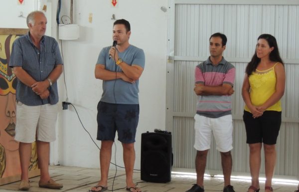 Artesaos expoem os paineis artisticos que enfeitarao o carnaval de Itapoa 2017 61