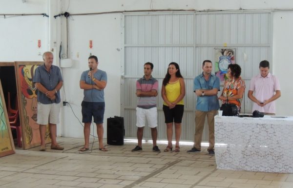 Artesaos expoem os paineis artisticos que enfeitarao o carnaval de Itapoa 2017 62