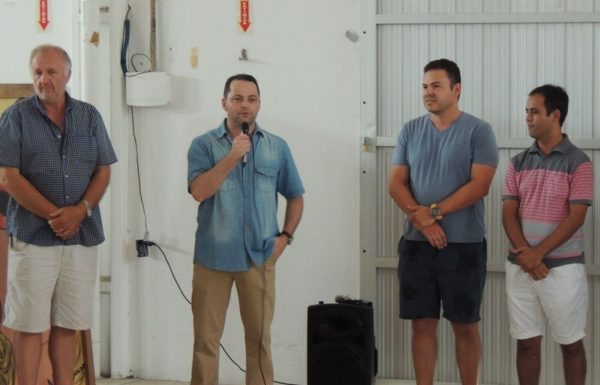 Artesaos expoem os paineis artisticos que enfeitarao o carnaval de Itapoa 2017 63