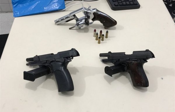 Homens assaltam loja de material de construcao em Itapoa e saointerceptados em Garuva 14