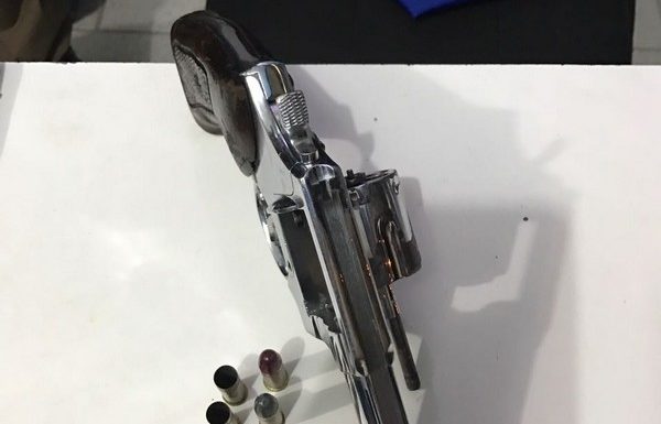 Homens assaltam loja de material de construcao em Itapoa e saointerceptados em Garuva 15