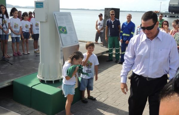 Praca da Bandeira inaugurada no Porto Itapoa 16