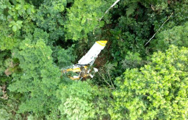 Queda de aviao mata o piloto em Garuva