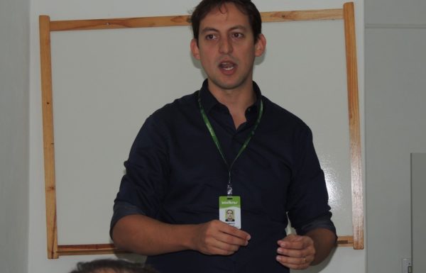 Reuniao esclarece duvidas sobre os aspectos tecnologicos do programa Rede de Vizinhos 04