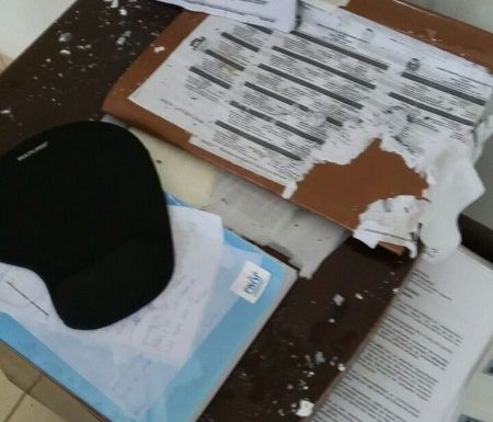 falha estrutural compromete o predio da Camara de Vereadores de Itapoa 07