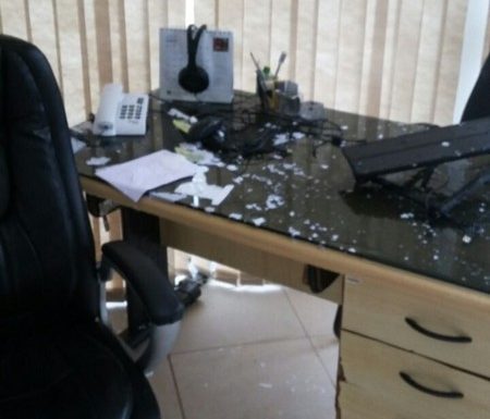 falha estrutural compromete o predio da Camara de Vereadores de Itapoa 09