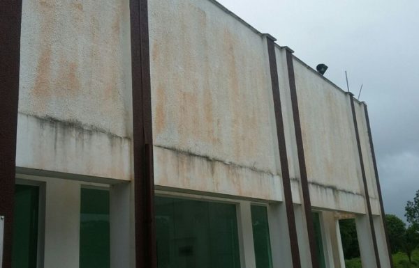 falha estrutural compromete o predio da Camara de Vereadores de Itapoa 17