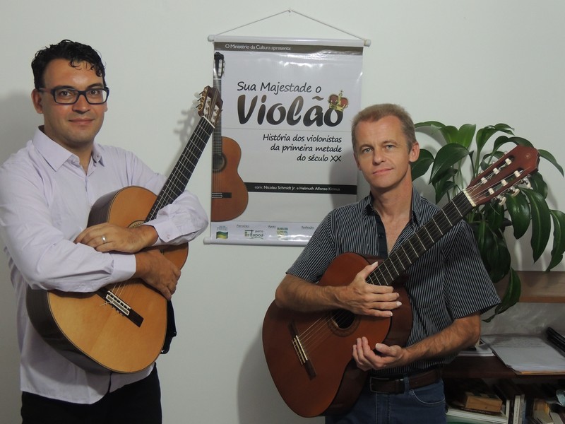 Escola de Música Tocando em Frente apresenta Sua Majestade, o Violão 02