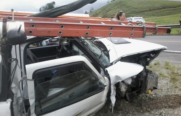 Grave acidente bloqueia rodovia SC-416 na divisa entre Guaratuba (PR) e Garuva 05