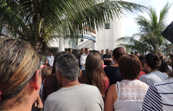 Estudantes de Itapoa realizam manifestacao pela manutencao do onibus universitario 04