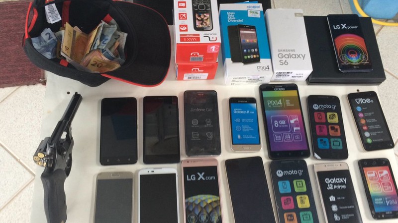 PM de Itapoa prende suspeitos pouco apos assalto a loja de celulares 2