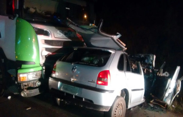 Grave acidente resulta em tres obitos na SC-416 5