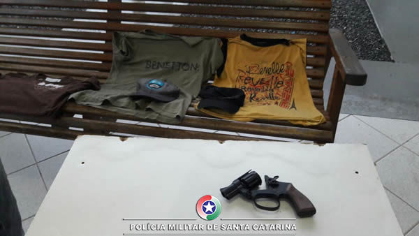 Operacao policial prende responsavel por grande numero de roubos em Itapoa 1