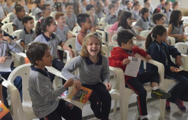 PG 12 e 13 -10- Projeto Sarau CRÉDITOS Sarau Trio -Divulgação