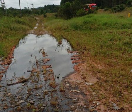 Vazamento de petroleo ainda nao compromete o abastecimento de agua em Itapoa 3