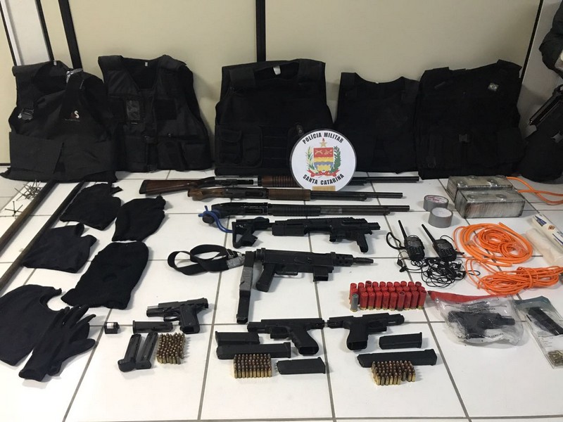 Bandidos que participaram da ação criminosa em agencia bancaria de Itapoa sao presos