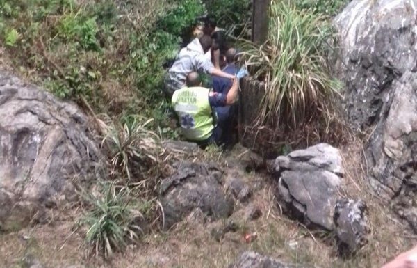 Bombeiros de Itapoa resgatam homem que caiu de deck turistico 1