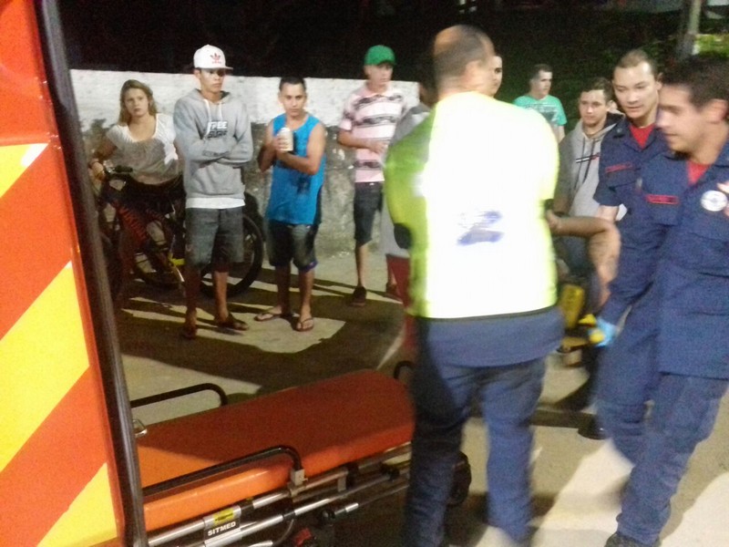 Bombeiros de Itapoa resgatam homem que caiu de deck turistico 2