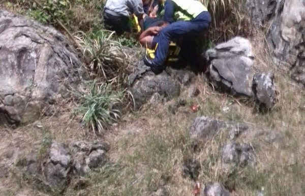 Bombeiros de Itapoa resgatam homem que caiu de deck turistico 6