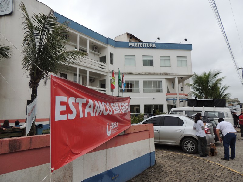Chega ao fim, a greve dos servidores publicos municipais de ItapoaDSCN2113
