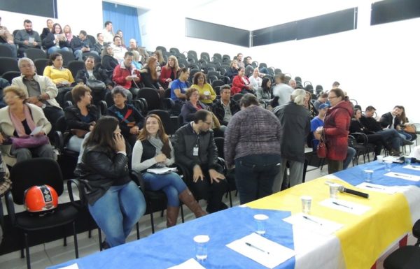 Comunidade debate situacao dos animais de rua em Itapoa 02