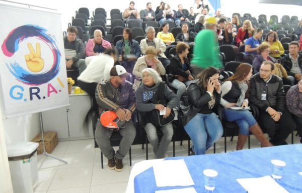 Comunidade debate situacao dos animais de rua em Itapoa 03
