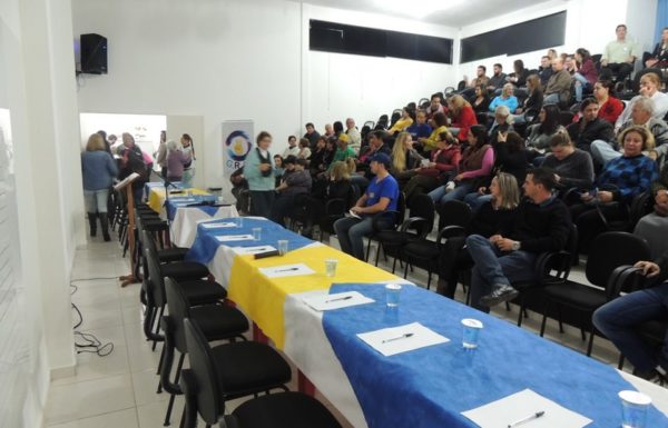 Comunidade debate situacao dos animais de rua em Itapoa 05