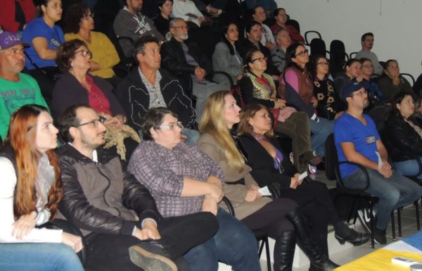 Comunidade debate situacao dos animais de rua em Itapoa 10