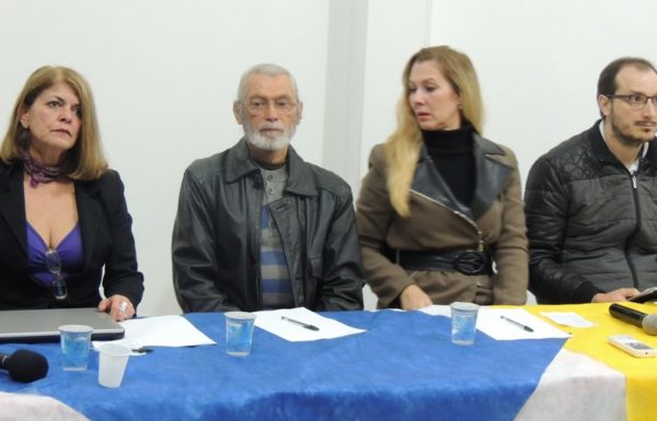 Comunidade debate situacao dos animais de rua em Itapoa 17