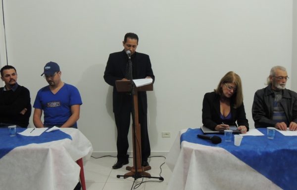 Comunidade debate situacao dos animais de rua em Itapoa 21