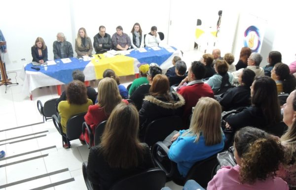 Comunidade debate situacao dos animais de rua em Itapoa 22