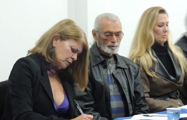 Comunidade debate situacao dos animais de rua em Itapoa 32