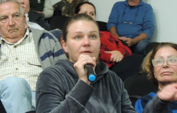 Comunidade debate situacao dos animais de rua em Itapoa 37