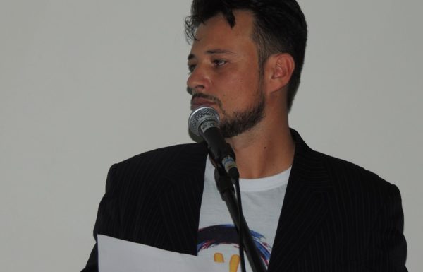 Comunidade debate situacao dos animais de rua em Itapoa 39