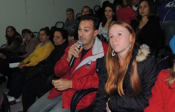Comunidade debate situacao dos animais de rua em Itapoa 42