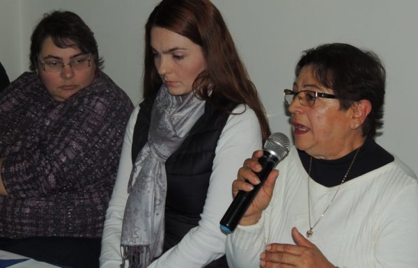 Comunidade debate situacao dos animais de rua em Itapoa 47