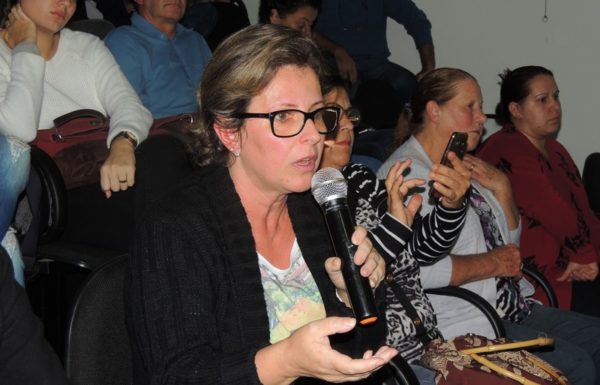 Comunidade debate situacao dos animais de rua em Itapoa 49