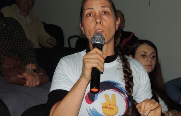 Comunidade debate situacao dos animais de rua em Itapoa 50