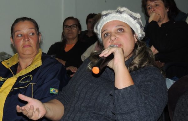 Comunidade debate situacao dos animais de rua em Itapoa 51