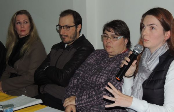 Comunidade debate situacao dos animais de rua em Itapoa 59