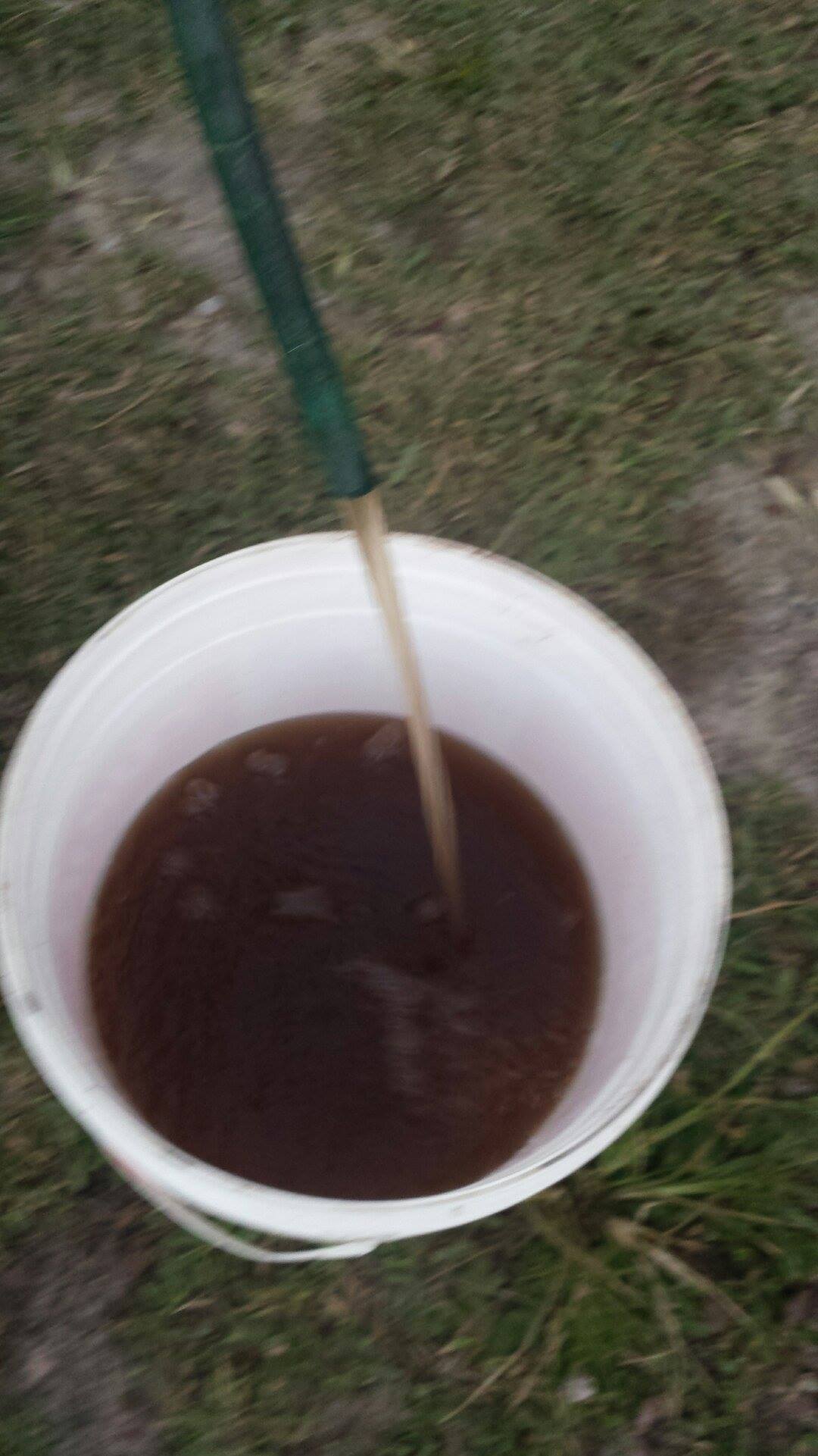 Cor da agua que sai das torneiras deixa moradores do Pontal preocupados