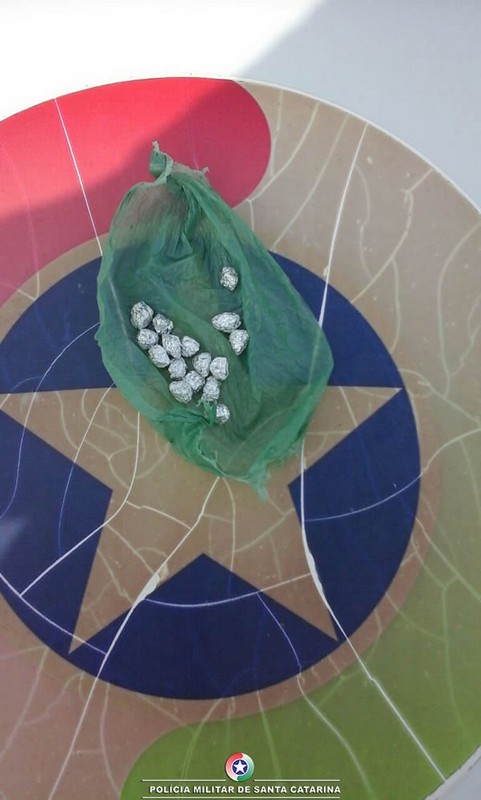 Homem preso por trafico de drogas no Sao Jose