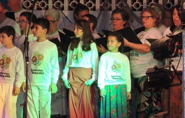 Apresentacoes culturais encantam na primeira noite do evento Mais que Morador 102