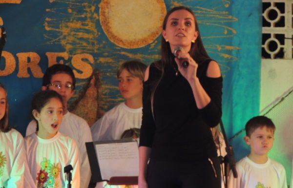 Apresentacoes culturais encantam na primeira noite do evento Mais que Morador 11