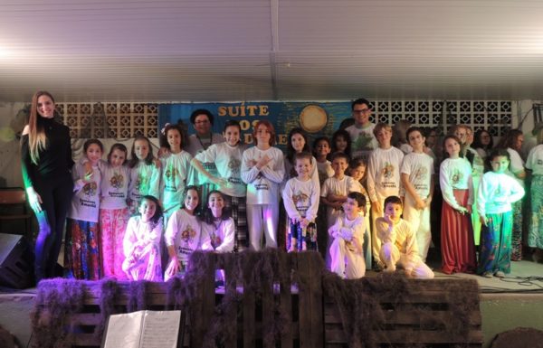 Apresentacoes culturais encantam na primeira noite do evento Mais que Morador 111