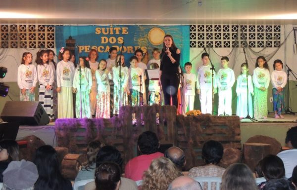 Apresentacoes culturais encantam na primeira noite do evento Mais que Morador 12