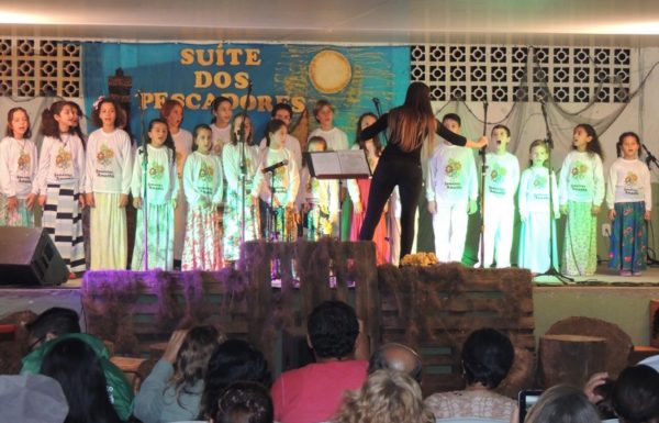 Apresentacoes culturais encantam na primeira noite do evento Mais que Morador 13