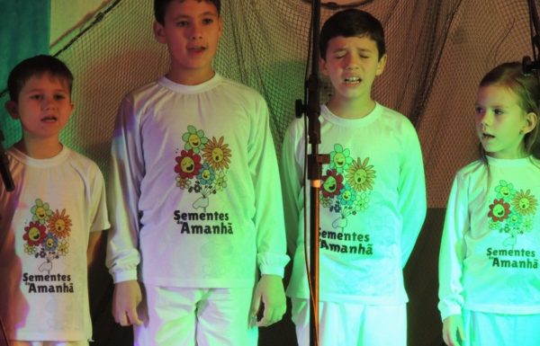 Apresentacoes culturais encantam na primeira noite do evento Mais que Morador 15